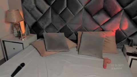 Leizathompson online show from 11/22/25, 08:41