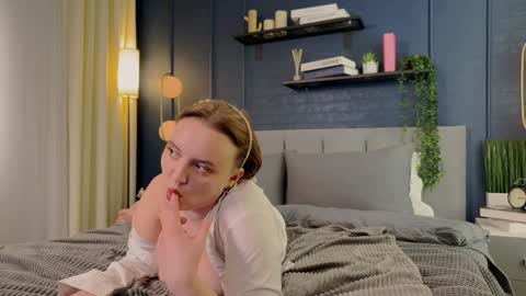 Lela online show from 01/09/25, 03:15