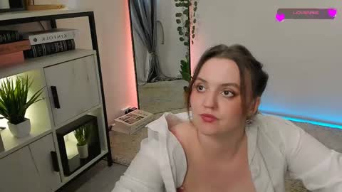 Lela online show from 05/24/26, 10:37