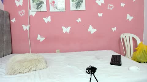 lelany_evans online show from 12/16/25, 06:13