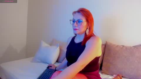 Snapshot of leloo_swift chatting on 07/20/26, 02:48 Leloo online show from 07/20/26, 02:48