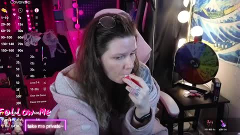 Snapshot of lemonadetarts chatting on 02/13/25, 10:34 Junie 3 online show from 02/13/25, 10:34