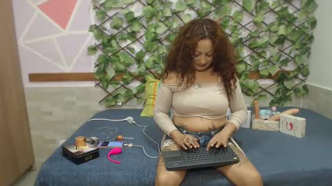 Snapshot of lena_lawson chatting on 02/05/25, 05:09 lena_lawson online show from 02/05/25, 05:09