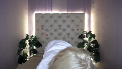 Snapshot of lena_paulles chatting on 12/03/24, 03:55 Lena online show from 12/03/24, 03:55