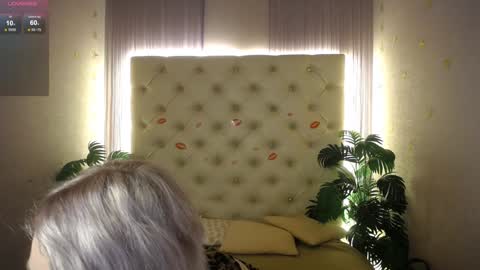 Snapshot of lena_paulles chatting on 01/05/25, 03:53 Lena online show from 01/05/25, 03:53