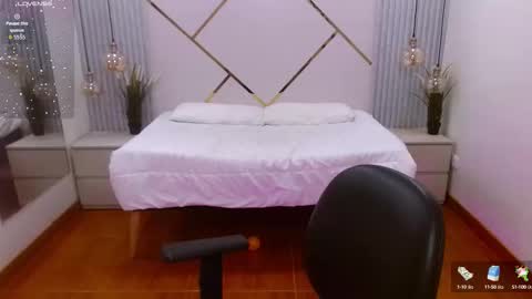 Lena online show from 09/25/25, 10:02