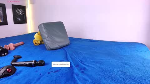 Lenaandwilliam online show from 09/29/25, 08:02