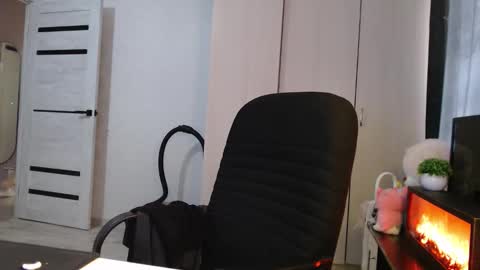 Snapshot of lenagordon chatting on 11/18/25, 07:46 lenagordon online show from 11/18/25, 07:46