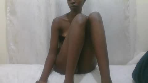 Snapshot of lenah6 chatting on 11/05/25, 01:05 lenah6 online show from 11/05/25, 01:05