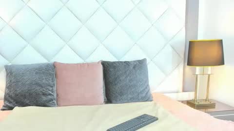  lena laurent  online show from 10/14/25, 04:41