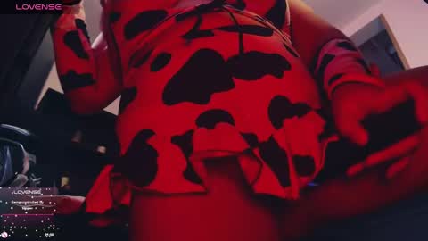 Lenna Kang online show from 09/19/25, 08:20