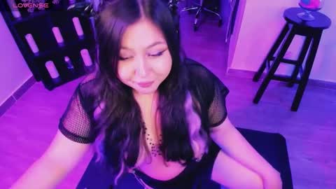 Lenna Kang online show from 03/25/26, 08:48