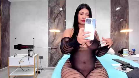 Lenathompson online show from 03/01/25, 03:53