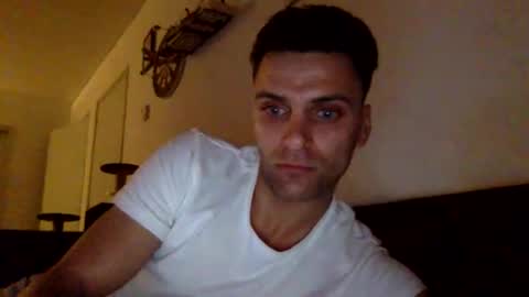 Snapshot of lendariokiss chatting on 10/04/25, 12:19 Armando online show from 10/04/25, 12:19