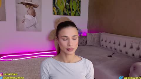Snapshot of lenna_godess chatting on 02/27/25, 06:40 Lenna Goddess online show from 02/27/25, 06:40