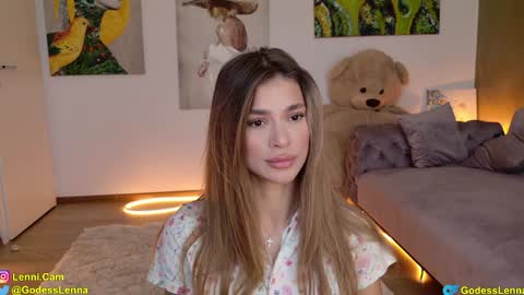 Snapshot of lenna_godess chatting on 03/10/25, 06:16 Lenna Goddess online show from 03/10/25, 06:16