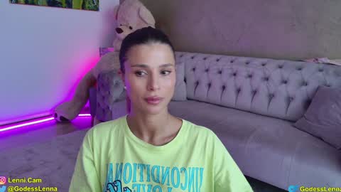 Snapshot of lenna_godess chatting on 09/18/25, 05:20 Lenna Goddess online show from 09/18/25, 05:20