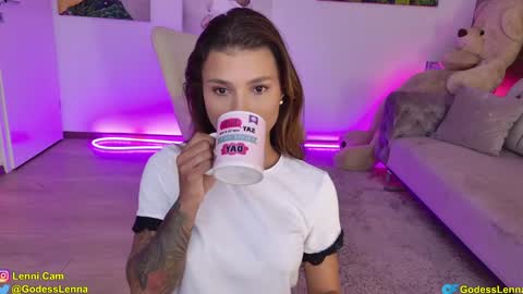 Snapshot of lenna_godess chatting on 09/26/25, 06:17 Lenna Goddess online show from 09/26/25, 06:17