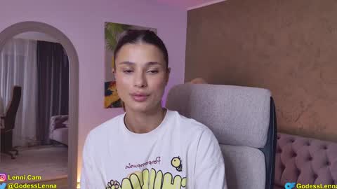 Snapshot of lenna_godess chatting on 10/16/25, 04:13 Lenna Goddess online show from 10/16/25, 04:13