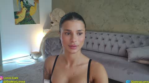 Snapshot of lenna_godess chatting on 10/23/25, 05:29 Lenna Goddess online show from 10/23/25, 05:29