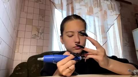 Hellomy name is Natalyits my first day here nice to meet you Give me 50 thumbs ups online show from 04/21/26, 03:02