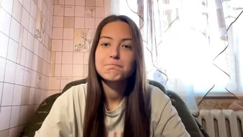 Hellomy name is Natalyits my first day here nice to meet you Give me 50 thumbs ups online show from 04/22/26, 01:45