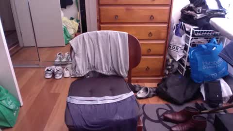 Snapshot of lennyfife chatting on 10/10/25, 01:48 Pussylicker online show from 10/10/25, 01:48