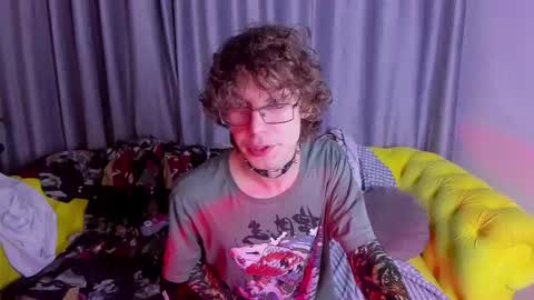 Snapshot of leo_bensyten chatting on 10/11/25, 03:10 Leo online show from 10/11/25, 03:10