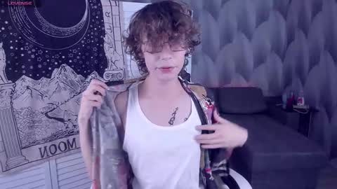 Snapshot of leo_bensyten chatting on 10/22/25, 02:06 Leo online show from 10/22/25, 02:06