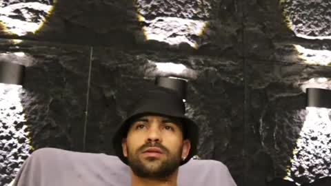 Leo  Diaz online show from 04/21/26, 02:51