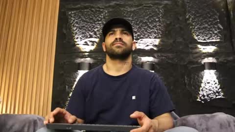 Leo  Diaz online show from 04/23/26, 11:07