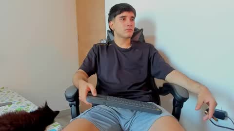 Leo Jones online show from 01/14/25, 03:04