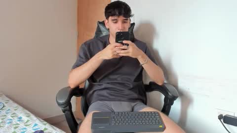 Leo Jones online show from 09/12/25, 04:40