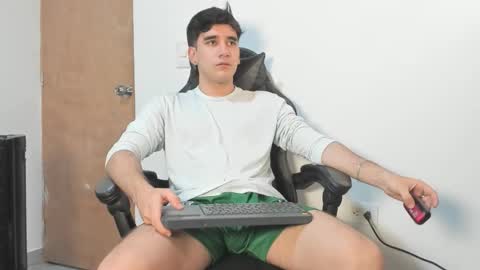 Leo Jones online show from 12/23/25, 04:32