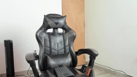 Leo Jones online show from 04/23/26, 08:33