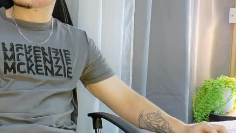 leo_miller_ online show from 04/22/26, 11:23