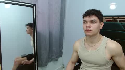 Snapshot of leo_morris chatting on 12/21/24, 02:15 leo_morris online show from 12/21/24, 02:15