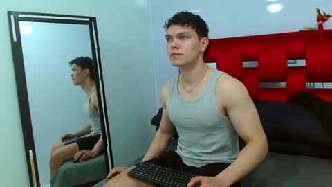 Snapshot of leo_morris chatting on 12/30/24, 01:47 leo_morris online show from 12/30/24, 01:47