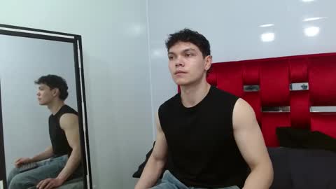 Snapshot of leo_morris chatting on 01/08/25, 12:47 leo_morris online show from 01/08/25, 12:47