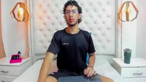 Snapshot of leo_sanz6 chatting on 06/23/26, 12:25 LEO online show from 06/23/26, 12:25
