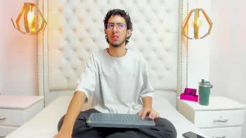 Snapshot of leo_sanz6 chatting on 06/27/26, 12:22 LEO online show from 06/27/26, 12:22