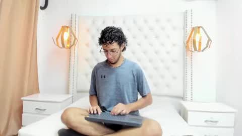 Snapshot of leo_sanz6 chatting on 06/30/26, 12:17 LEO online show from 06/30/26, 12:17