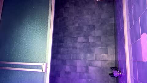 Leo online show from 11/07/25, 04:45