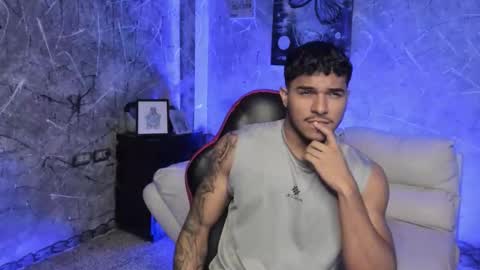 Leo independent model online show from 11/20/25, 01:06