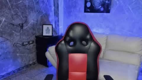 Leo independent model online show from 01/16/26, 02:37