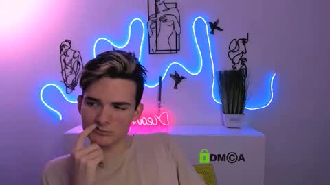 leo_valor online show from 12/19/25, 10:39