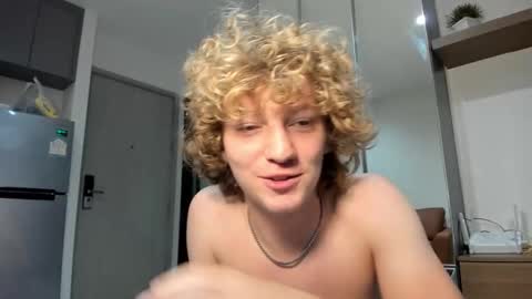 leo_wildd online show from 10/03/25, 03:36