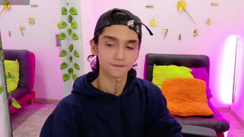 Snapshot of leoadamss chatting on 01/13/25, 04:30 Leo online show from 01/13/25, 04:30