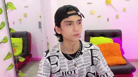 Snapshot of leoadamss chatting on 01/21/25, 01:11 Leo online show from 01/21/25, 01:11