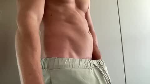 Snapshot of leoandy123 chatting on 10/24/25, 02:13 leoandy123 online show from 10/24/25, 02:13